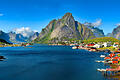 Panorama am Kirkefjorden gegen Reine auf Moskenesöya, Lofoten.