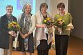 Bei der Abschiedsfeier: Schulleiterin Edith Kroth, Christine Hildebrand (Leiterin des Staatlichen Schulzentrums für Gesundheitsberufe), Christiane Völk, Lehrkraft der Hebammenschule und Martina Göb, Lehrkraft der Hebammenschule und stellv. Schulleiterin.