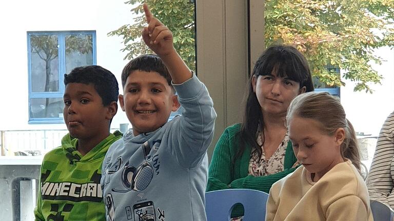 Lesung in der Siedlungsgrundschule. Lesung in der Siedlungsgrundschule.