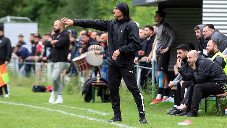 Murat Akgün (Mitte) ist mit sofortiger Wirkung als Trainer beim Fußball-Bezirksligisten Türkiyemspor SV-12 Schweinfurt zurückgetreten.