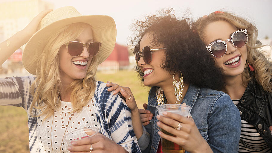 Drinking beer and enjoying themselves       -  Eine Bierführung durch die Bamberger Innenstadt macht nicht nur enormen Spaß, sondern ist auch informativ.