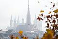 Blick auf die neblige Innenstadt von Würzburg. Auch im Bistum nimmt eine Aufarbeitungskommission die Arbeit auf. Klären sich alte Missbrauchsfälle?