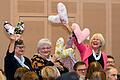 Ein Herz fürs Ehrenamt: Bei der Gala in Veitshöchheim waren 2024 auch die Ehrenamtlichen vom Katholischen Deutschen Frauenbund aus Dettelbach (Lkr. Kitzingen) dabei. Sie nähen jedes Jahr Herzkissen für Tumorpatientinnen.