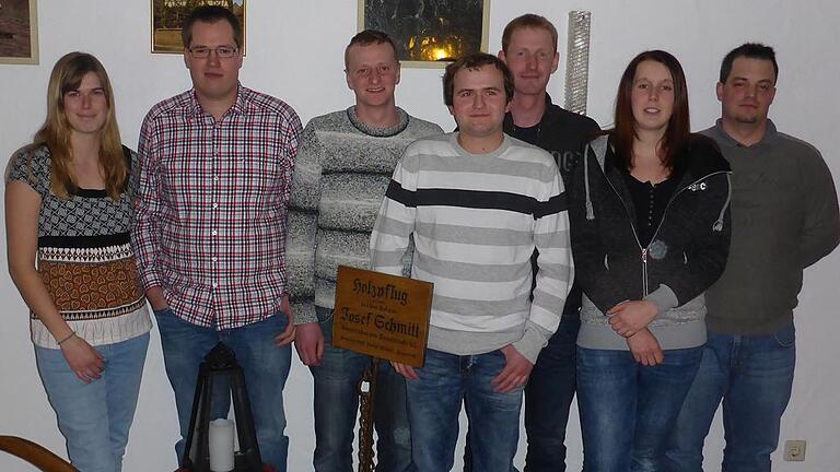 Der Ring junger Landwirte und Landfrauen Haßberge hat einen neuen Vorstand (von links): Silke Schwarz, Peter Visser, Christian Klopf, Johannes Schlimmbach, Andreas Wolf, Tina Städler und Stefan Kern. Der Ring junger Landwirte und Landfrauen Haßberge hat einen neuen Vorstand (von links): Silke Schwarz, Peter Visser, Christian Klopf, Johannes Schlimmbach, Andreas Wolf, Tina Städler und Stefan Kern.