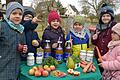 'Schmeckt lecker', wissen die Kinder des Brebersdorfer Kindergartens über frische Äpfel, Karotten oder Milch.