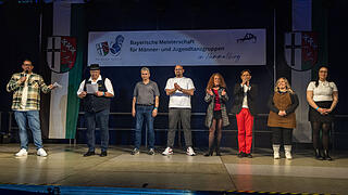 Ein Abend voller Tanz, bester Stimmung und Action bei den bayrischen Meisterschaften für Männer und Jugendtanzgruppen in der Hammelburger Saaletal Halle