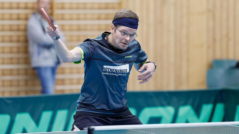 Daniel Geist holte einen von nur drei Punkten für den SB Versbach im Regionalliga-Spitzenspiel gegen den TTC Sachsenring Hohenstein-Ernstthal II.