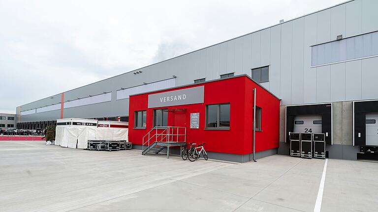 Das im Mai 2023 eröffnete Norma-Logistikzentrum brachte nicht nur Arbeitsplätze und die Hoffnung auf steigende Steuereinnahmen nach Gerolzhofen. Seit Inbetriebnahme wuchs auch der Schwerlastverkehr. Das im Mai 2023 eröffnete Norma-Logistikzentrum brachte nicht nur Arbeitsplätze und die Hoffnung auf steigende Steuereinnahmen nach Gerolzhofen. Seit Inbetriebnahme wuchs auch der Schwerlastverkehr.