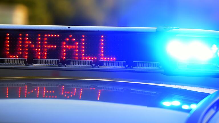 Bei einem Autobahn-Unfall auf Höhe Martinsheim starb vor gut einem Jahr ein 52-Jähriger unter teils rätselhaften Umständen (Symbolbild). Bei einem Autobahn-Unfall auf Höhe Martinsheim starb vor gut einem Jahr ein 52-Jähriger unter teils rätselhaften Umständen (Symbolbild).