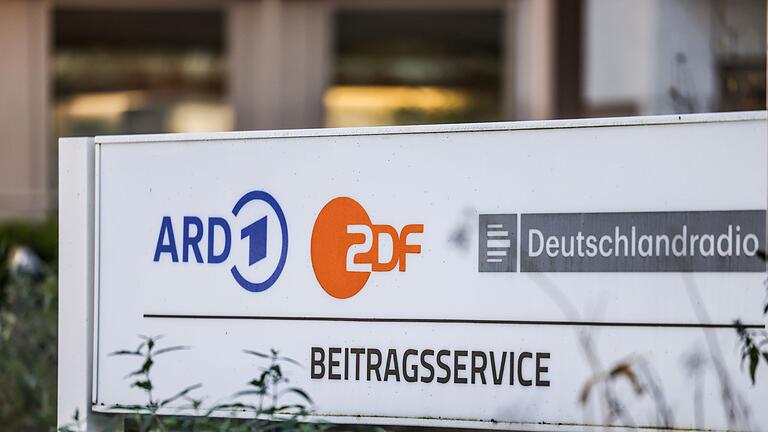 Der Beitragsservice von ARD, ZDF und Deutschlandradio in Köln       -  Niedersachsen setzt sich für die Erhöhung des Rundfunkbeitrags auf 18,94 Euro im Monat ein. (Archivbild)