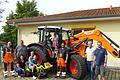 Die Gemeinde bekam einen großen Schlepper, der Kindergarten St. Johannis einen kleinen.