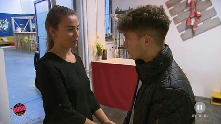 Durch eine glückliche Fügung war in der Seifenoper 'Köln 50667' noch eine Rolle frei, die der 23-jährigen Isabell Heck angeboten wurde. Das Bild zeigt Isabell Heck in der Serie mit Freddy Reuter (Kerem Aydin), dessen Liebe sie nicht erwidert. Durch eine glückliche Fügung war in der Seifenoper 'Köln 50667' noch eine Rolle frei, die der 23-jährigen Isabell Heck angeboten wurde. Das Bild zeigt Isabell Heck in der Serie mit Freddy Reuter (Kerem Aydin), dessen Liebe sie nicht erwidert. 