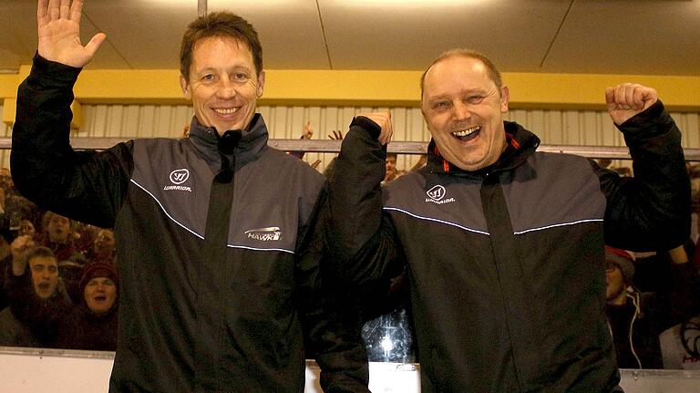 Nach einem Derbysieg der Haßfurter 'Hawks' im Schweinfurter Icedome' konnten die ESC-Vorstandsmitglieder Martin Reichert (links) und Andreas Kurz noch lachen. Mittlerweile nicht mehr. Nach einem Derbysieg der Haßfurter 'Hawks' im Schweinfurter Icedome' konnten die ESC-Vorstandsmitglieder Martin Reichert (links) und Andreas Kurz noch lachen. Mittlerweile nicht mehr.