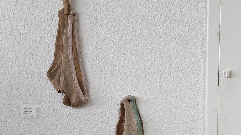 Im Waschsalon ist die Wäsche der anderen gut erlebbar. - Im Waschsalon ist die Wäsche der anderen gut erlebbar. Im Waschsalon ist die Wäsche der anderen gut erlebbar. - Im Waschsalon ist die Wäsche der anderen gut erlebbar.