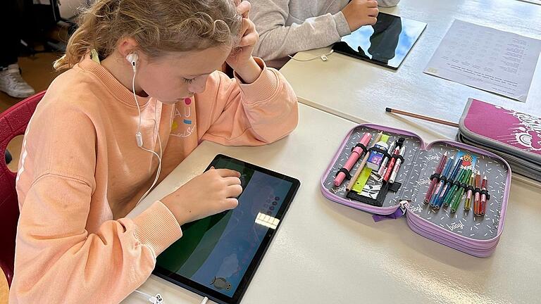 Sinngrund Grundschüler testen Lese-App.