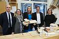 Trafen sich in der Kolping-Berufsschule (von links): Gerwin Wild (Regierung von Unterfranken), Schulleiterin Ulrike Albrecht, Ministerin Anna Stolz, Stefan Bothe (Kolping-Mainfranken GmbH) und die stellvertretende Schulleiterin Kristin Theobald.