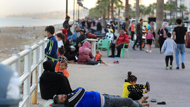 Nahostkonflikt - Beirut       -  Zehntausende Libanesen flohen vor den israelischen Luftangriffen Richtung Norden.