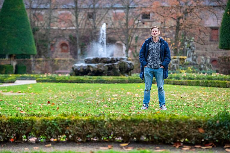 Adam Bopp hatte irgendwann das Gefühl in einem Käfig zu sitzen, daraufhin outete er sich bei seiner Familie. Adam Bopp hatte irgendwann das Gefühl in einem Käfig zu sitzen, daraufhin outete er sich bei seiner Familie. 