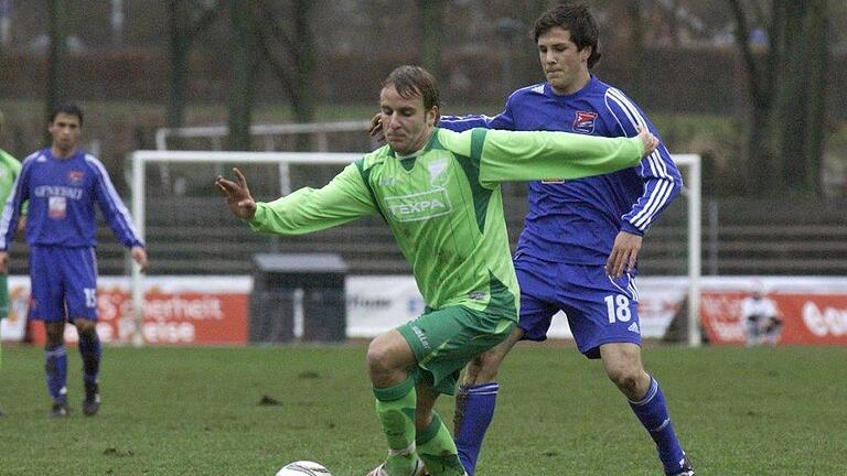 Carl Murphy im Interview - Unser Archivbild aus dem Jahr 2008 zeigt Carl Murphy (vorne) im Trikot der Grabfeld-Gallier vom TSV Großbardorf. Carl Murphy im Interview - Unser Archivbild aus dem Jahr 2008 zeigt Carl Murphy (vorne) im Trikot der Grabfeld-Gallier vom TSV Großbardorf.