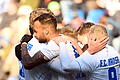 Karlsruher SC - Hansa Rostock.jpeg       -  Fußballer machen es jedes Wochenende vor: Berühren tut gut.