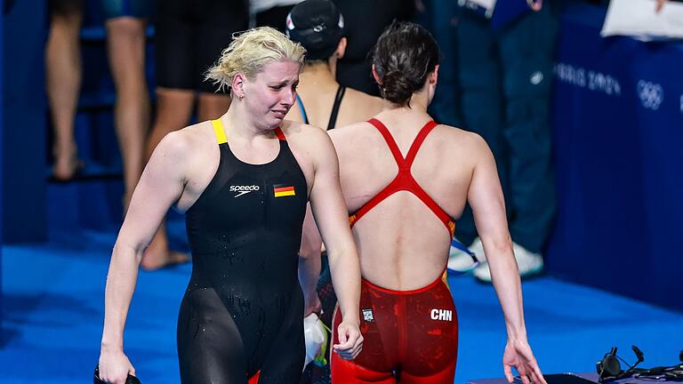 Paris 2024 - Schwimmen       -  Angelina Köhler muss sich bei Olympia einer umstrittenen Chinesin geschlagen geben.