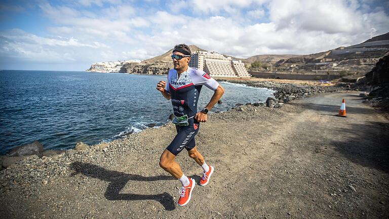 Triathlon-Superstar Jan Frodeno, hier auf Gran Canaria,&nbsp; ist über die Ironman-Absage enttäuscht.