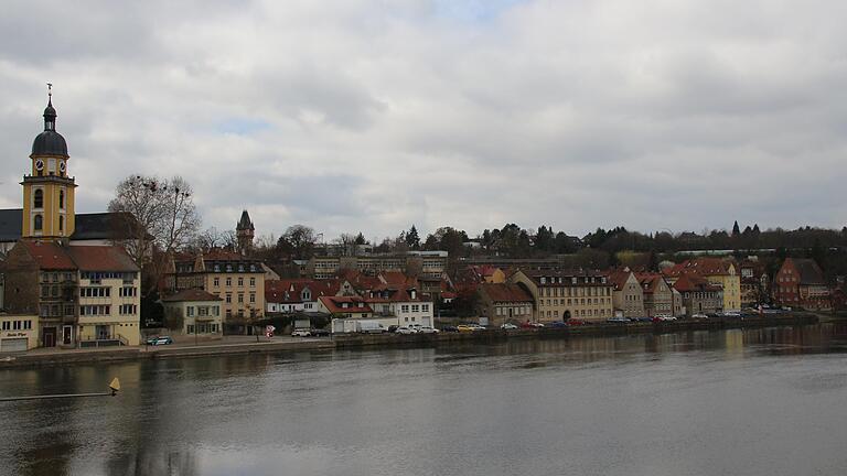 Der Oberer Mainkai in Kitzingen wird von Ende April 2019 an bis Dezember 2020 saniert.