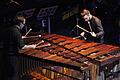 Philipp Mohr (Marimbaphon, links) und Timo-Jan Deen (Cajon, rechts). Peter Klopf       -  Philipp Mohr (Marimbaphon, links) und Timo-Jan Deen (Cajon, rechts). Peter Klopf