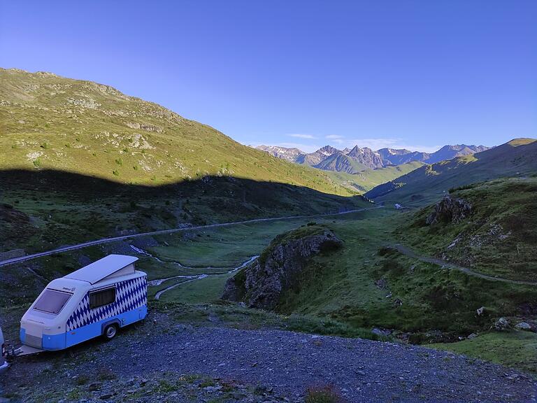 'Enzi' auf Zwischenstation in der Nähe von Livigno in Italien: Das Bild entstand auf einer Reise, die Peter Helfrich mit Freund und 'Enzi'-Mitkäufer Reinhard Ott unternahm.