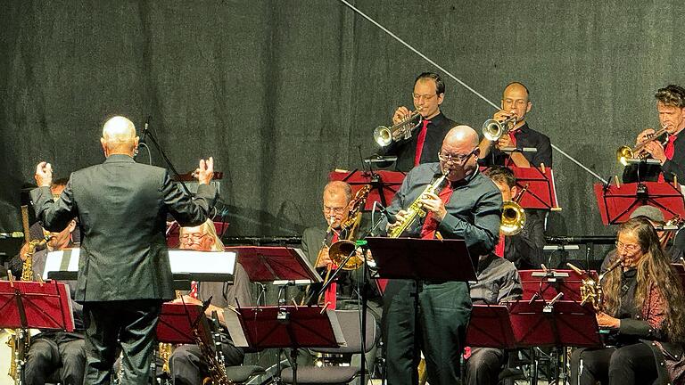 Die Big Band der Deutschen Oper Berlin beim Kissinger Sommer 2024 - Die Big Band der Deutschen Oper Berlin beim Kissinger Sommer 2024 Die Big Band der Deutschen Oper Berlin beim Kissinger Sommer 2024 - Die Big Band der Deutschen Oper Berlin beim Kissinger Sommer 2024