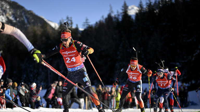 439128427.jpg       -  Im März 2024 starten die Biathleten in Soldier Hollow (USA). Hier gibt es alle Infos rund um Termine, Tickets und Strecke. Im Bild: Der Biathlon-Wettkampf am 17. Dezember 2023.