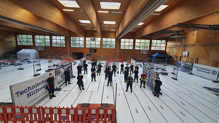 In der Georg-Wichtermann-Halle hat das THW ein kommunales Schnelltestzentrum aufgebaut. Bis zu 1000 Schnelltests täglich sollen dort ab 12. April durch das BRK angeboten werden.