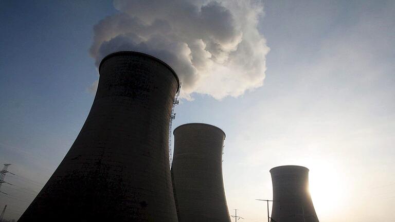 Kohlekraftwerk in China - Die energiebezogenen Treibhausgas-Emissionen hatten 2023 erstmals eine Klimawirkung von mehr als 40 Milliarden Tonnen CO2. (Archivbild) Kohlekraftwerk in China - Die energiebezogenen Treibhausgas-Emissionen hatten 2023 erstmals eine Klimawirkung von mehr als 40 Milliarden Tonnen CO2. (Archivbild)