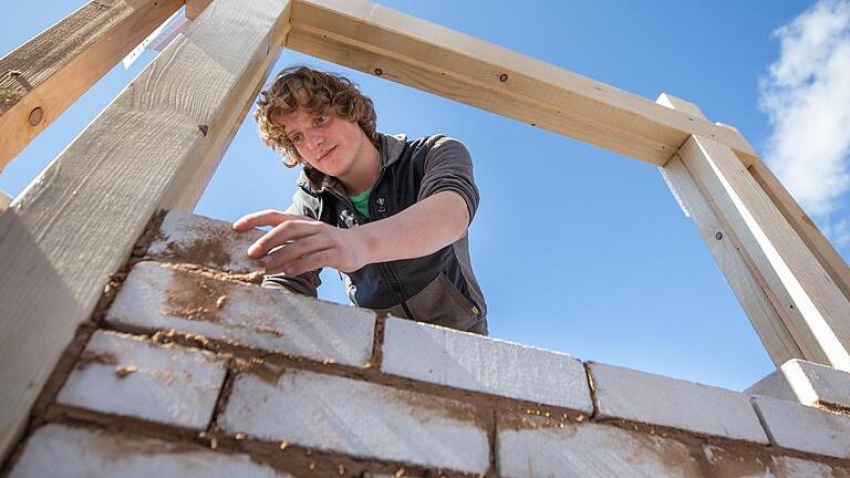 Handwerk       -  Vor allem auf dem Bau laufen die Geschäfte in Unterfranken gut.