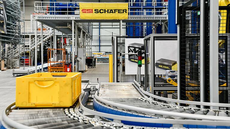 SSI Schäfer ist weltweiter Anbieter von Produkten und Systemen für den innerbetrieblichen Materialfluss und für die Abfalltechnik.