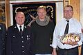 Die Freiwillige Feuerwehr verabschiedete nach 24 Jahren Dienst ihren Kommandantenstellvertreter Willi Weimer und vollzog mit dem Nachfolger David Weismantel einen Generationswechsel. Unser Bild zeigt (von links) Bürgermeisterin Zita Baur, Vorsitzender Rolf Ullrich, Kommandant Rainer Lutz, David Weismantel, Willi Weimer und Kreisbrandmeister Benjamin Egert.