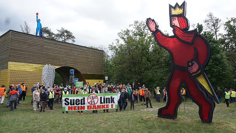 Im Mai 2020 fand eine Demonstration des Vereins 'Thüringer gegen SuedLink' an der 'Schanz' in Eußenhausen statt. Im Mai 2020 fand eine Demonstration des Vereins 'Thüringer gegen SuedLink' an der 'Schanz' in Eußenhausen statt.