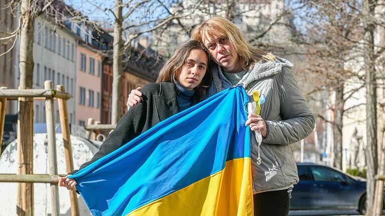 Sie haben in Würzburg Zuflucht gefunden: Nataliia Malatschkova (rechts) und ihre Tochter Katja.