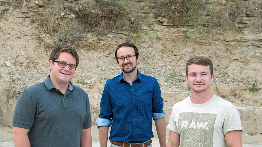 Die zwei Ideengeber für den Muschelgrund und der Organisator für 'La Cantera”: Johannes Hümpfner, Bastian Steinbach und Felix Beck. Foto: Brigitte Chellouche       -  Die zwei Ideengeber für den Muschelgrund und der Organisator für 'La Cantera”: Johannes Hümpfner, Bastian Steinbach und Felix Beck. Foto: Brigitte Chellouche