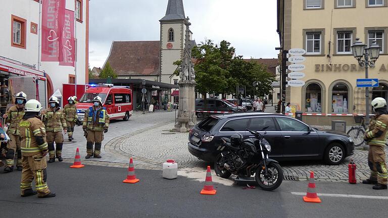 Die Freiwillige Feuerwehr Haßfurt war mit 25 Mann am Unfallort.