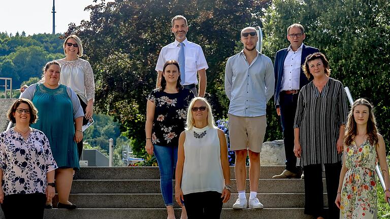 Sorge um Menschen in der letzten Lebensphase: Die erfolgreichen Palliative-Care-Pflegekräfte bei der Zertifikatsübergabe im Caritas-Krankenhaus Bad Mergentheim.