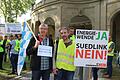 Rudolf Rüger und Peter Fella aus Greßthal gehörten zu den Demonstranten, die gestern vor dem Bad Kissinger Regentenbau zum Start der Erörterungstermins ihren Protest äußerten. Fotos: Ralf Ruppert       -  Rudolf Rüger und Peter Fella aus Greßthal gehörten zu den Demonstranten, die gestern vor dem Bad Kissinger Regentenbau zum Start der Erörterungstermins ihren Protest äußerten. Fotos: Ralf Ruppert