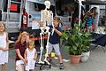 Kennst du das Skelett des Menschen? Für Solice, Stella und Dominik war die Anatomie der Körperbestandteile wohl eher noch ein Spaßfaktor.