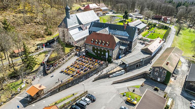 Das Kloster Kreuzberg mit Biergarten. Das Kloster Kreuzberg mit Biergarten. 