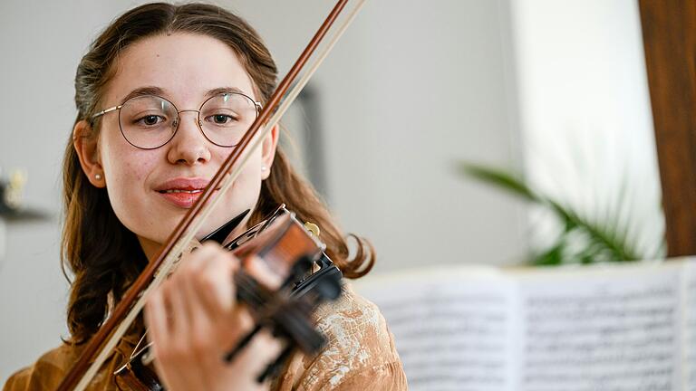 Die 16-jährige Kitzingerin Marit Gernert ist Schülerin am staatlichen Musikgymnasium Schloss Belvedere in Weimar.&nbsp;