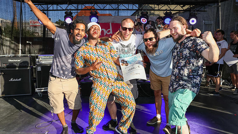 „Soulconnection“ gewinnt Band-des-Jahres-Finale - Die mainDing Band des Jahres 2016: „Soulconnection“ aus Würzburg. „Soulconnection“ gewinnt Band-des-Jahres-Finale - Die mainDing Band des Jahres 2016: „Soulconnection“ aus Würzburg.