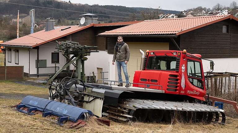 Matthias Adrian hofft, dass die Pistenraupe im kommenden Winter möglichst oft zum Einsatz kommt. Matthias Adrian hofft, dass die Pistenraupe im kommenden Winter möglichst oft zum Einsatz kommt.