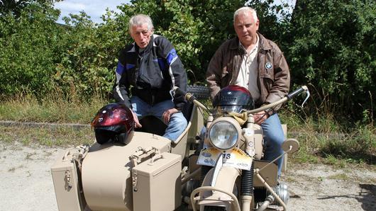Nicht nur Automobile, sondern auch Motorräder mit Seitenwagen waren zu bestaunen.