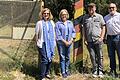An den einstigen Grenzsperranlagen bei Rieth in Thüringen erfuhren die Besucher aus Texas von links: Montie Green, Partnerschaftsbeauftragte Sheri Capehart und rechts Vizeübermeister Robert Shepard, mehr über die einstige Teilung Deutschlands. Als Dolmetscher fungierte Heiko Eschenbach.