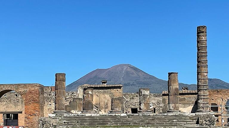 Archäologiepark Pompeji       -  An manchen Tagen wird es in Pompeji voll - zu voll für die Park-Leitung. (Archivbild)